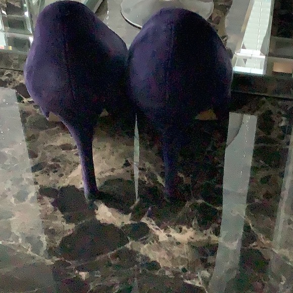 Shoes - Picture 3 of 4